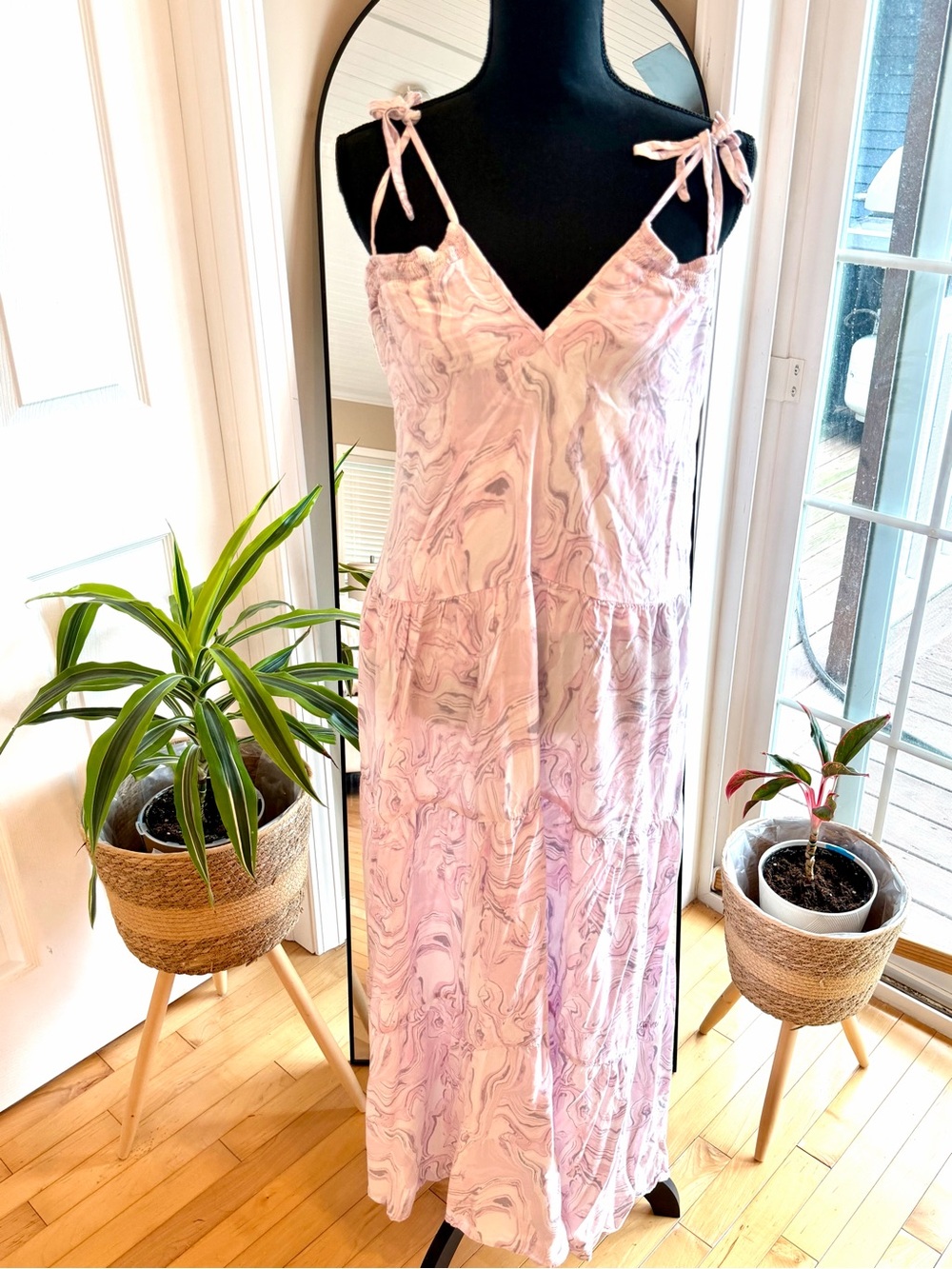 BUDDY LOVE | Marble Tie-Shoulder Maxi Dress